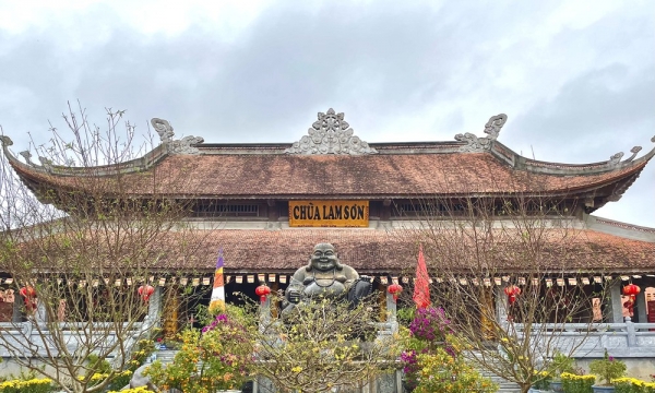 Kiến trúc độc đáo ngôi chùa bằng gỗ lớn nhất xứ Nghệ