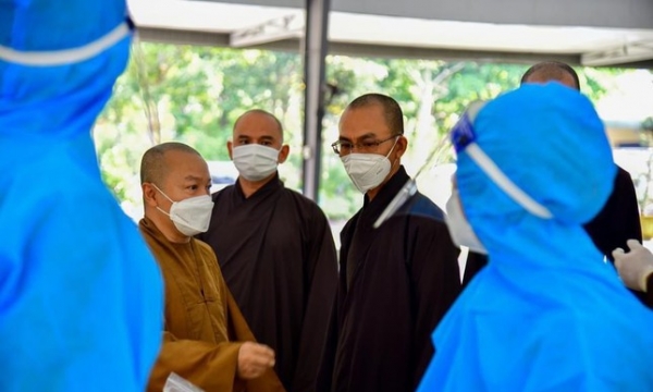 Học viện Phật giáo VN tại TP.HCM và Huế đón Tăng Ni sinh viên trở lại nội trú, học trực tiếp