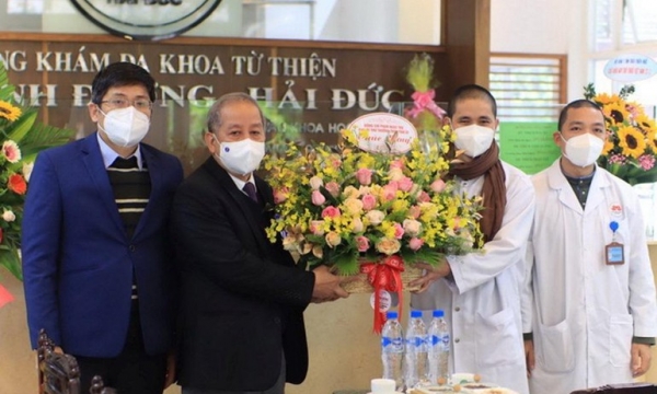 Lãnh đạo Thừa Thiên Huế thăm Tuệ Tĩnh đường Hải Đức nhân ngày Thầy thuốc Việt Nam