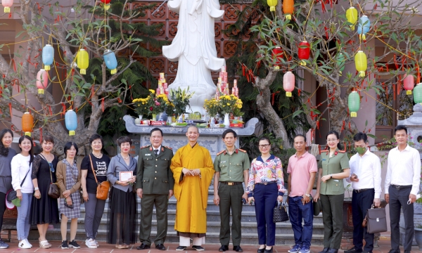 Thiếu tướng Lê Văn Hải thăm Ban trị sự Phật giáo tỉnh Điện Biên