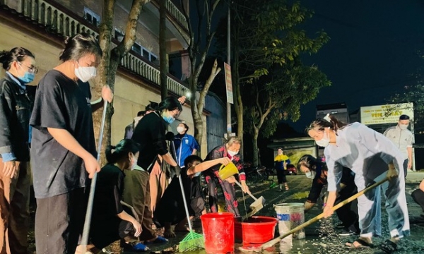 Thanh niên Phật tử chùa Viên Quang tu sửa tuyến đường giao thông