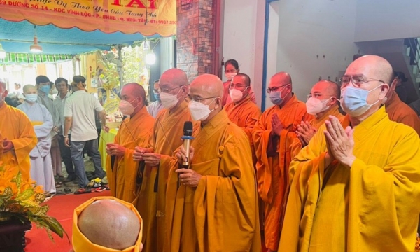 Ban Trị sự Phật giáo TP.HCM viếng tang Hòa thượng Thích Giác Vinh