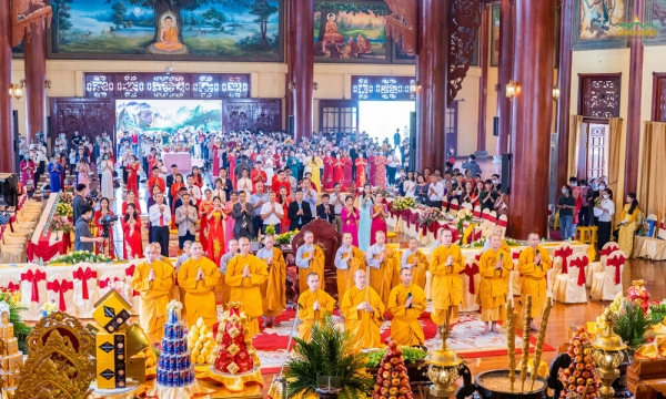 Hạnh phúc trào dâng trong lễ Hằng thuận tại chùa Ba Vàng