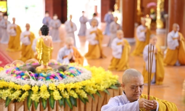 Trang nghiêm Lễ tắm Phật tại chùa Thiên Quang