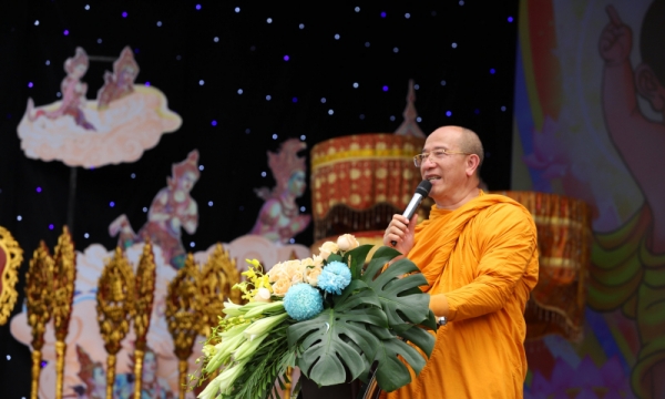 Trang nghiêm lễ Tắm Phật tại Đại lễ Phật đản chùa Ba Vàng 2022