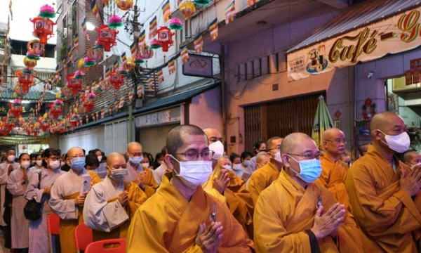 Đại lễ Phật đản tại chùa Vạn Phật