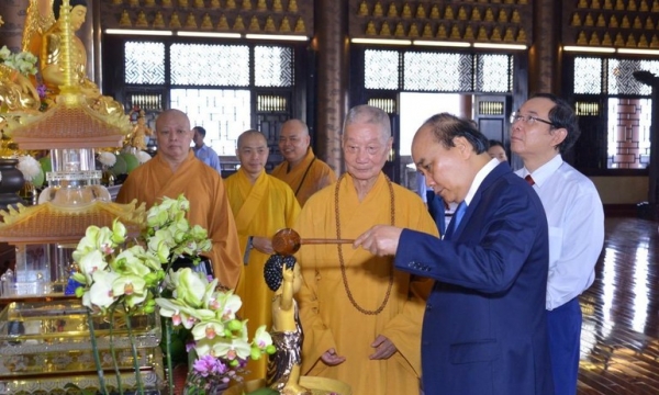 Chủ tịch nước Nguyễn Xuân Phúc thăm Đức Quyền Pháp chủ và Hòa thượng Chủ tịch GHPGVN