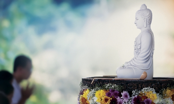 Thọ giới và giữ giới trong kinh điển Phật học