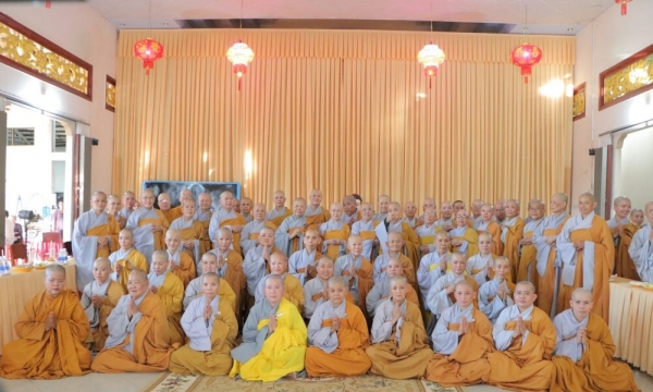 Phân ban Ni giới Trung ương thăm trường hạ chùa Liên Hoa
