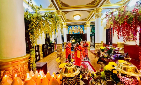 Chùa PituKhôsa RăngSay tổ chức lễ nhập hạ theo truyền thống Phật giáo Nam tông Khmer