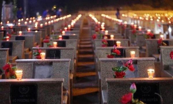 Lễ cầu siêu, thắp nến tri ân các anh hùng, liệt sĩ tại Nghĩa trang Liệt sĩ TP.Lạng Sơn