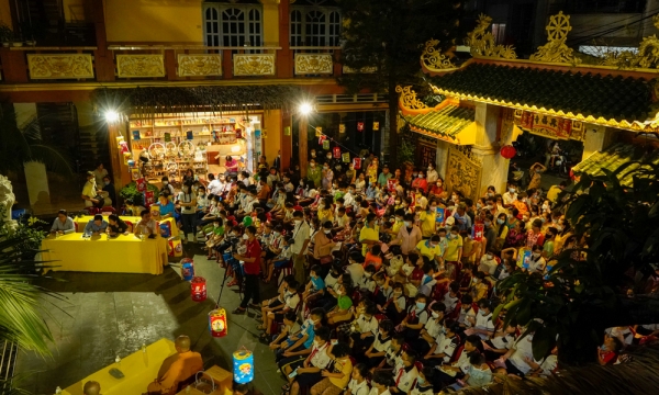 TP.HCM: Ấm áp chương trình Trung thu cho hơn 400 thiếu nhi tại chùa Hưng Phước
