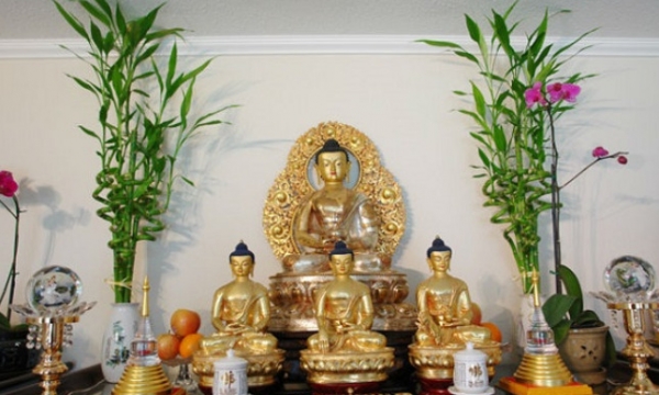 Tại sao nên lập bàn thờ Phật?