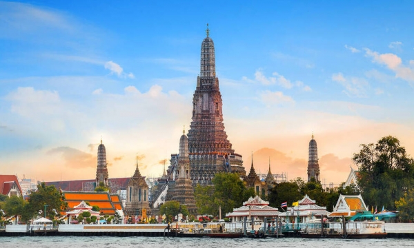 Chùa Wat Arun - Ngôi nhà của Phật Ngọc tại Thái Lan