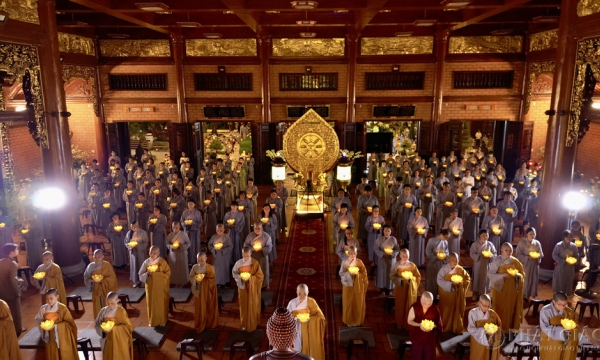 Hội Hoa đăng khánh Vía Đức Phật A Di Đà tại chùa Thiên Quang