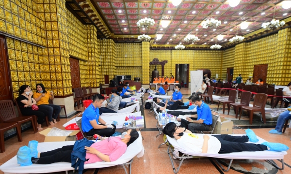 TP.HCM: Chùa Giác Ngộ gần 300 tình nguyện viên chia sẻ giọt máu hồng dịp cuối năm