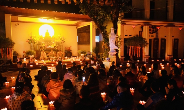 Đêm hoa đăng tháng vía Đức A Di Đà tại chùa Sơn Cao
