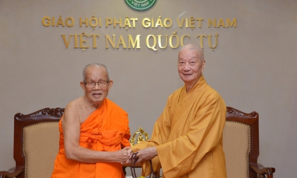 Đức Pháp chủ GHPGVN tiếp Hòa thượng Chủ tịch và phái đoàn Liên minh Phật giáo Lào