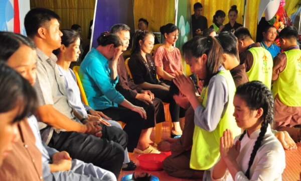 Ứng dụng Phật giáo hóa giải “vọng tưởng” của cha mẹ về con cái
