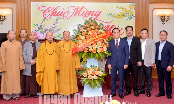 Ban Trị sự Giáo hội Phật giáo tỉnh Tuyên Quang chúc Tết UBND tỉnh