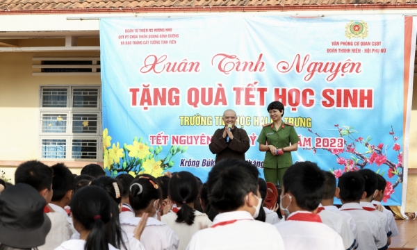 Quỹ Từ thiện Thiên Quang trao 850 phần quà Tết tại tỉnh Đắk Lắk