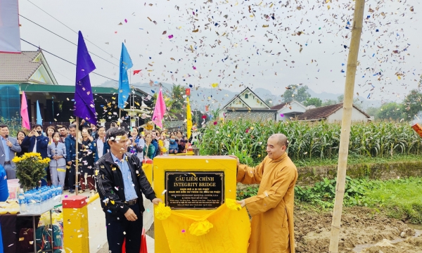 Ban Trị sự GHPGVN tỉnh Nghệ An bàn giao cầu dân sinh tại huyện Anh Sơn