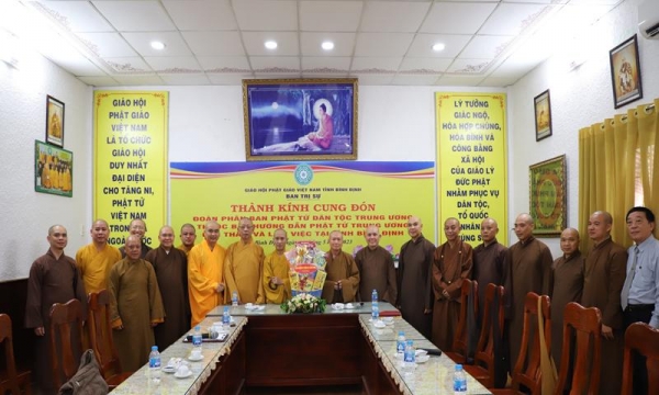 Bình Định: Phân ban Phật tử Dân tộc T.Ư thăm Ban Trị sự Phật giáo tỉnh