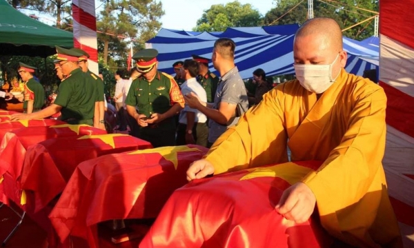Cầu siêu anh linh các anh hùng liệt sĩ quân tình nguyện và chuyên gia Việt Nam hy sinh tại Lào