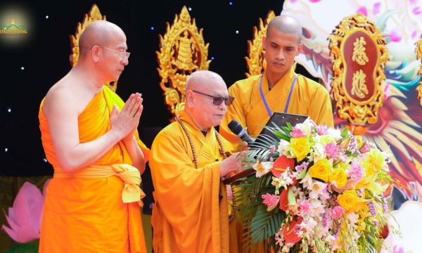 HT. Thích Thiện Nhơn đọc thông điệp Phật đản của Đức Pháp chủ tại Chùa Ba Vàng