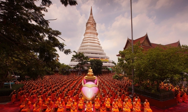 Trì danh niệm Phật có cần thêm quán tưởng tướng tốt trang nghiêm của tượng Phật không?