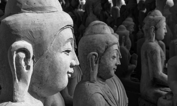Phật thuyết pháp môn Tịnh độ ở nơi kinh nào?