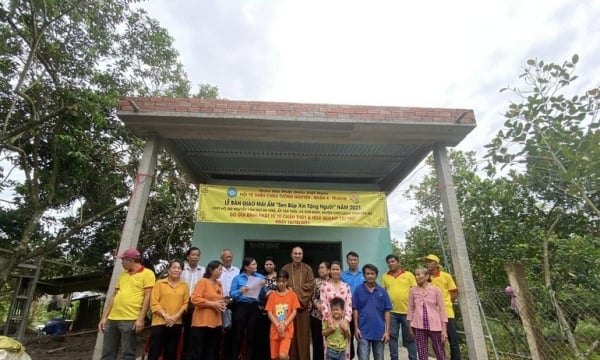 Hội Từ thiện chùa Tường Nguyên bàn giao nhà và khởi công xây cầu bê-tông tại tỉnh Bến Tre