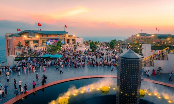 Tây Ninh mừng kỷ lục hơn 5 triệu lượt khách đến núi Bà Đen trong năm 2023