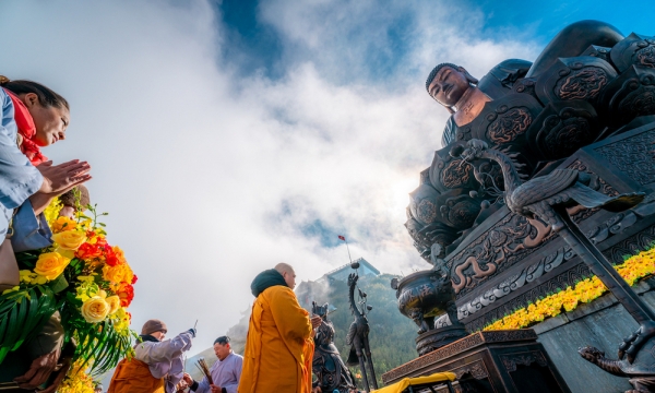 Linh thiêng Lễ vía Đức Phật A Di Đà tại Fansipan