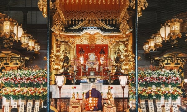 Đi lễ đầu năm ở ngôi chùa cổ nhất Tokyo