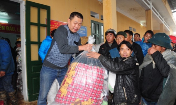 Hà Giang: Phật tử Hải Phòng và Hà Nội tặng quà tết tại huyện Xín Mần