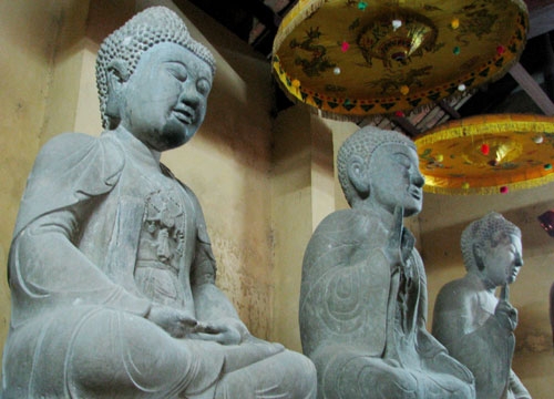 Ngôi chùa lưu giữ ba pho tượng bằng đá quý hiếm