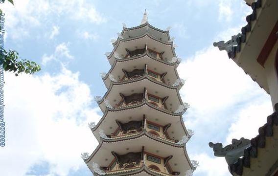 Chùa Phổ Minh nơi có ngôi tháp cao nhất của Phật giáo Nam tông