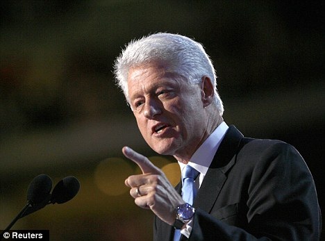 Cựu Tổng thống Mỹ Bill Clinton được một vị sư Phật giáo dạy Thiền