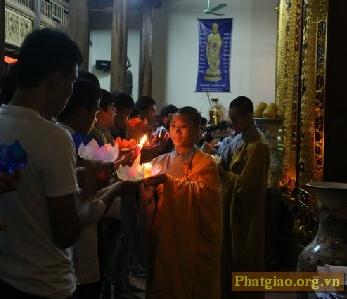 Hà Nội: CLB FB Quán Âm & Địa tạng tổ chức đêm hoa đăng kính mừng Khánh đản Bồ tát Quán Thế Âm 