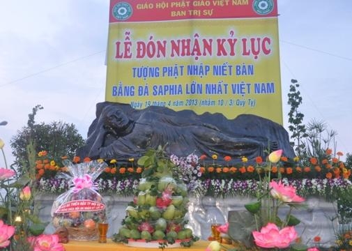 Bình Dương: Tượng Phật nhập Niết bàn bằng đá Saphire đạt Kỷ lục Việt Nam