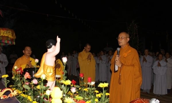 Khánh Hòa: Thiêng liêng lễ tắm Phật