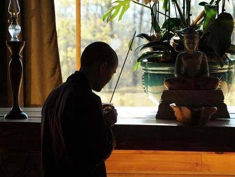 Cầu nguyện trong đạo Phật, không phải là van xin được ban ơn