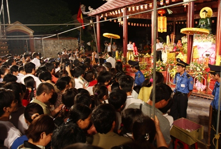Tưng bừng lễ hội chùa Phật Tích