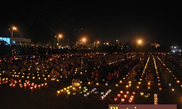 Đắk Nông: Đêm hoa đăng cầu nguyện quốc thái dân an