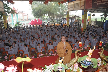 Thanh Hóa: Giỗ Quốc Tổ về dự khóa tu, khởi động mùa Phật Đản trong niềm hoan hỷ