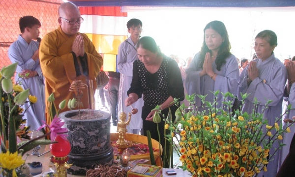 Nghệ An: Lễ tắm Phật tại chùa Đông Yên Tử 