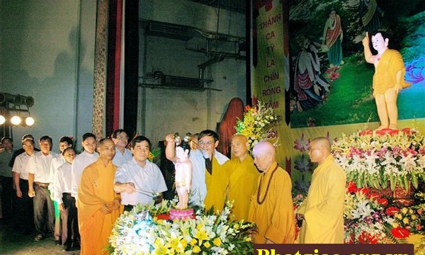 Thái Bình: Chùa Văn Môn tổ chức Đại lễ Phật đản PL.2558