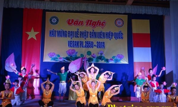 Lâm Đồng: Phân ban GĐPT hát mừng ngày Phật đản 