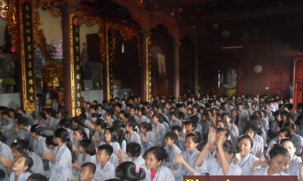 Thái Bình: Chùa Bụt Mọc tổ chức khóa tu “Hương từ bi” lần thứ ba năm 2014